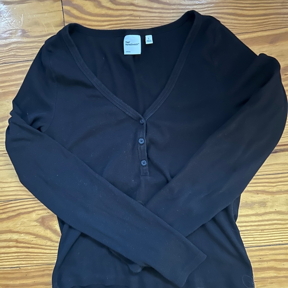 Aritzia Black V-Neck thermal Buttoned Women's Top